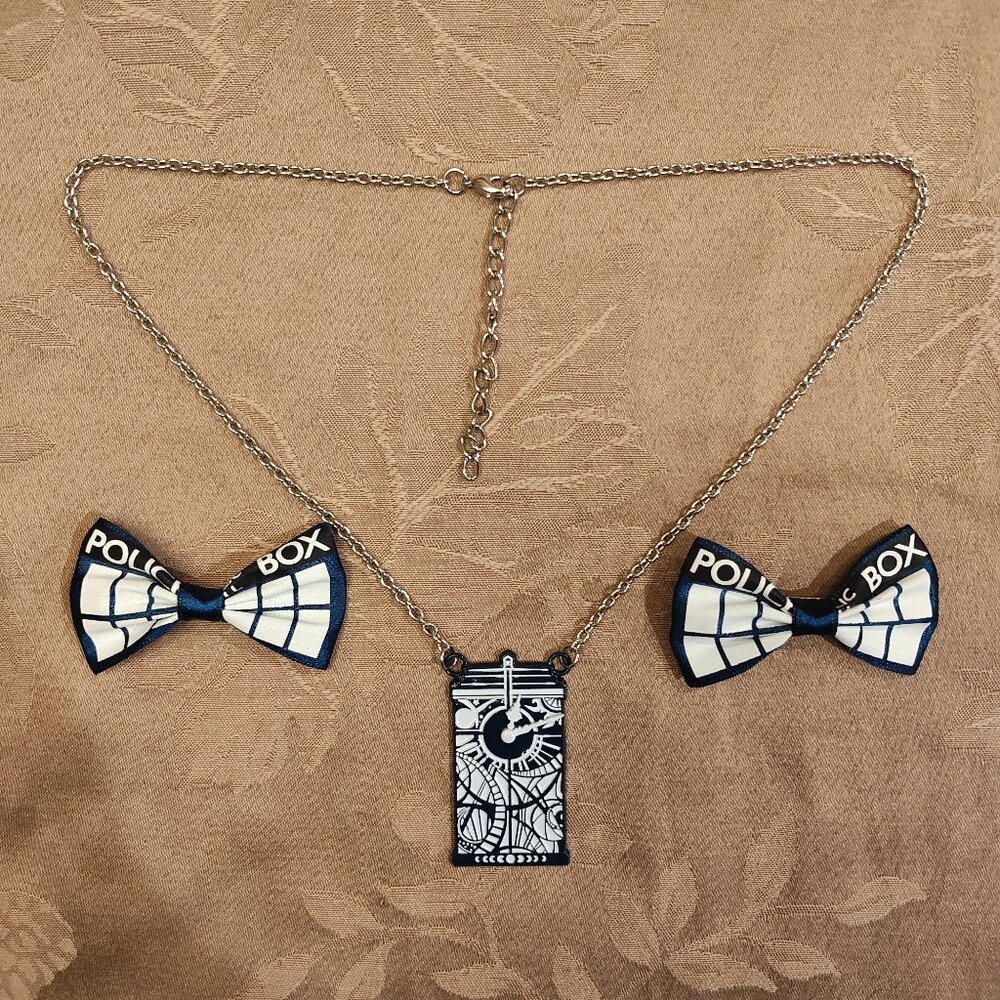 Doctor Who Tardis Accessory Bundle, Tardis Necklace and Two Hair Bows, EUC!